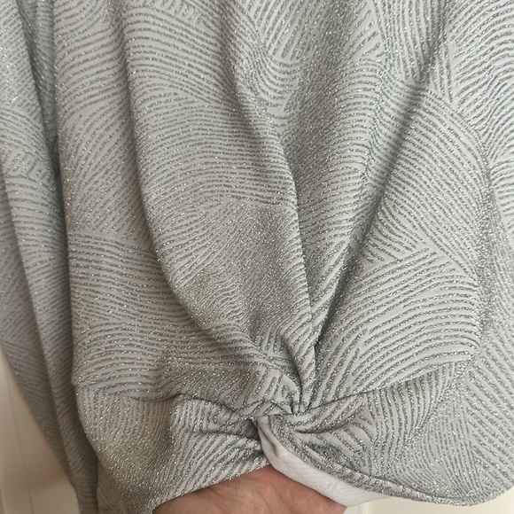 Sparkly long sleeve - Picture 2 of 8